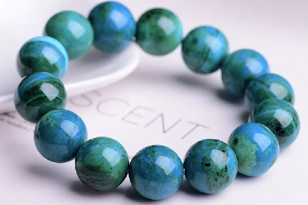 孔雀石佩戴一年后變成什么樣 孔雀石戴久了會(huì)有變化嗎 孔雀石佩戴一年后變成什么樣 孔雀石戴久了會(huì)有變化嗎