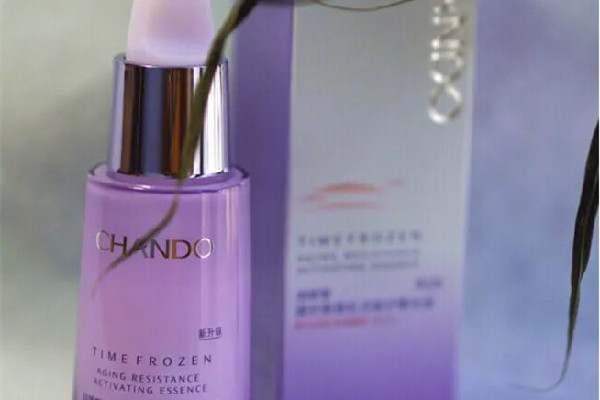 自然堂紫瓶精華液什么時(shí)候擦 自然堂紫瓶精華液一次用多少 自然堂紫瓶精華液什么時(shí)候擦 自然堂紫瓶精華液一次用多少