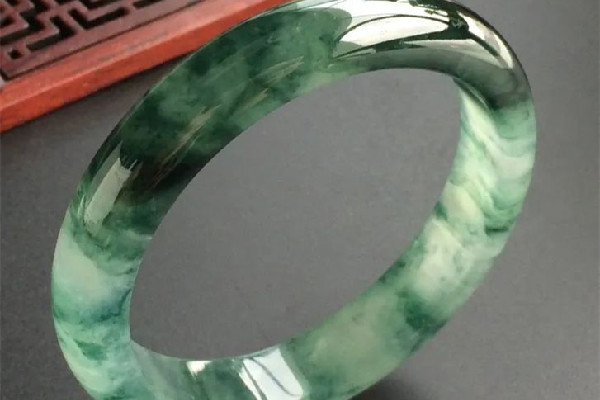 飄花手鐲是藍(lán)色花好看還是綠色花好看 飄花手鐲什么顏色好