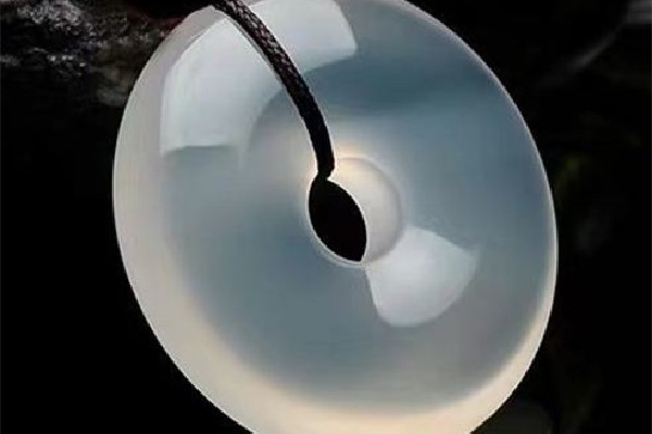 冰種玉髓怎么辨別真假 冰種玉髓有點(diǎn)發(fā)黃正常嗎 冰種玉髓怎么辨別真假 冰種玉髓有點(diǎn)發(fā)黃正常嗎