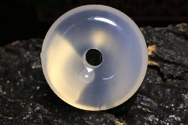 冰種玉髓怎么辨別真假 冰種玉髓有點(diǎn)發(fā)黃正常嗎 冰種玉髓怎么辨別真假 冰種玉髓有點(diǎn)發(fā)黃正常嗎