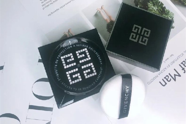 紀(jì)梵希散粉和花西子散粉哪個(gè)好用 紀(jì)梵希散粉適合油皮還是干皮 紀(jì)梵希散粉和花西子散粉哪個(gè)好用 紀(jì)梵希散粉適合油皮還是干皮