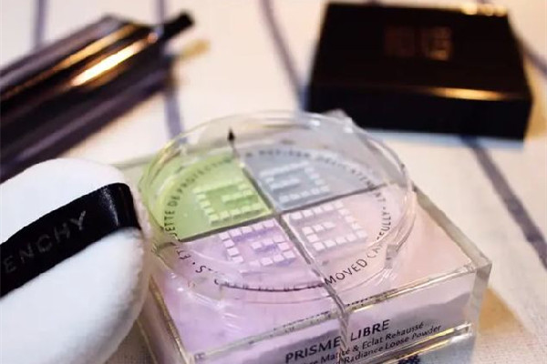 紀(jì)梵希散粉多少錢(qián)專(zhuān)柜價(jià)格 紀(jì)梵希散粉有香味嗎