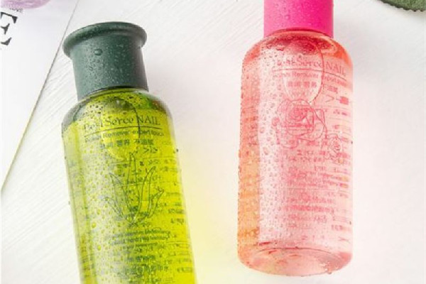 卸甲水可以去掉膠么 卸甲水可以卸甲片嗎 卸甲水可以去掉膠么 卸甲水可以卸甲片嗎