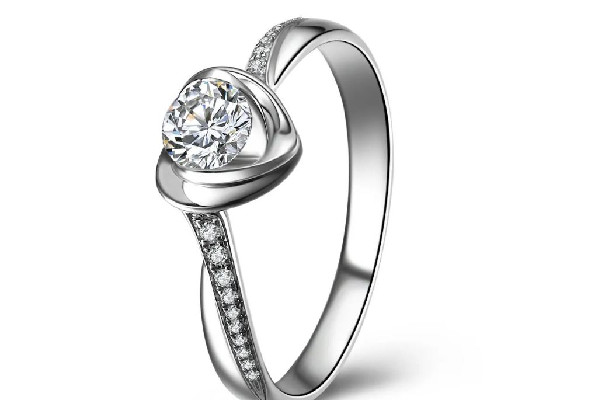 婚戒買黃金的好還是鉆石的好 婚戒買18k金的好嗎 婚戒買黃金的好還是鉆石的好 婚戒買18k金的好嗎