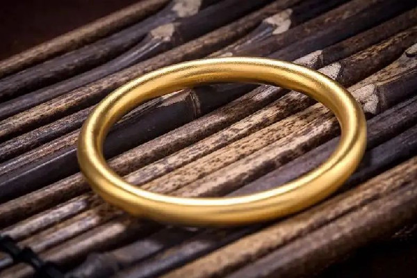 古法黃金可以戴著洗澡嗎 古法黃金會不會掉色 古法黃金可以戴著洗澡嗎 古法黃金會不會掉色