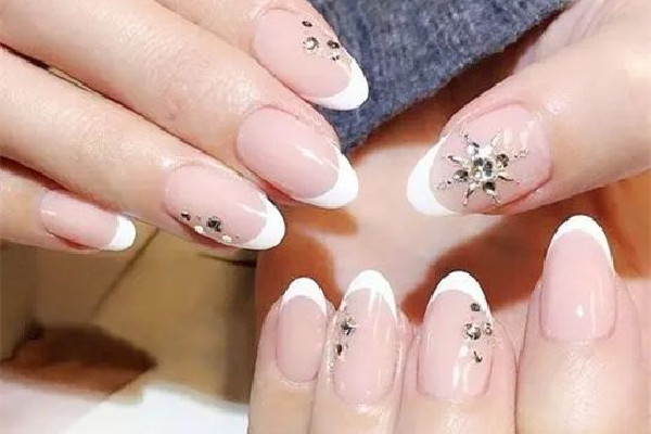 法式美甲是什么意思 法式美甲有哪幾種款式 法式美甲是什么意思 法式美甲有哪幾種款式