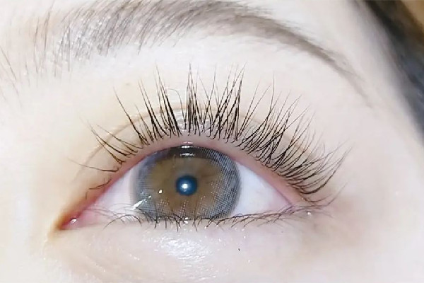 江漢路步行街KOLYBEAUTY寇寇美甲美容美睫韓式定妝燙睫毛哪個(gè)老師