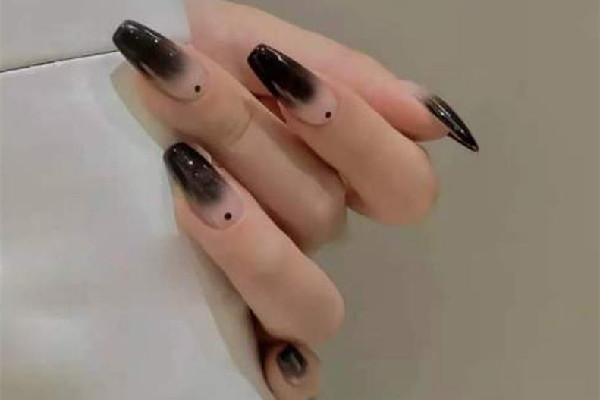 漸變美甲多少錢 漸變美甲和貓眼美甲哪個(gè)貴 漸變美甲多少錢 漸變美甲和貓眼美甲哪個(gè)貴