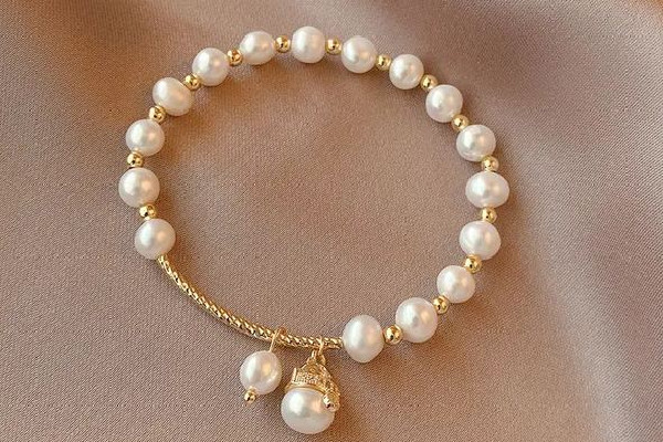 珍珠手鏈要怎么保養(yǎng) 珍珠手鏈掉粉末是真的嗎 珍珠手鏈要怎么保養(yǎng) 珍珠手鏈掉粉末是真的嗎