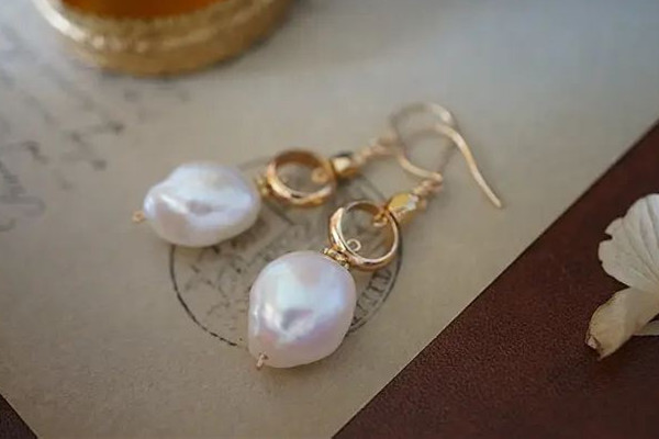 巴洛克珍珠和普通珍珠哪個好 巴洛克珍珠是天然的嗎 巴洛克珍珠和普通珍珠哪個好 巴洛克珍珠是天然的嗎