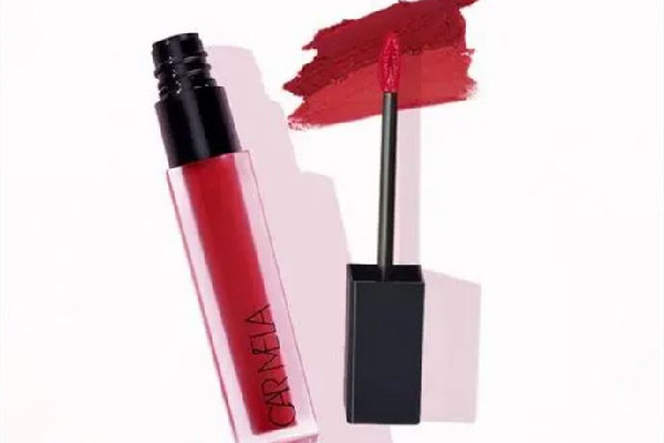 唇泥和唇釉哪個(gè)比較好 唇泥和口紅有啥區(qū)別 唇泥和唇釉哪個(gè)比較好 唇泥和口紅有啥區(qū)別