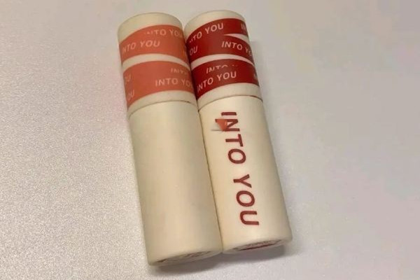 唇泥有酒精味正常嗎 唇泥會(huì)過(guò)期嗎 唇泥有酒精味正常嗎 唇泥會(huì)過(guò)期嗎