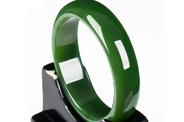 手鐲的種水是什么意思 手鐲種水怎么看 手鐲的種水是什么意思 手鐲種水怎么看