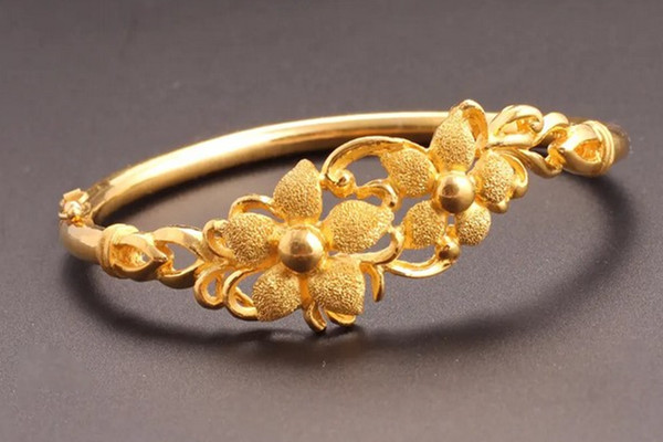 手鐲怎么量自己的尺寸 手鐲買活口的好還是整體的好 手鐲怎么量自己的尺寸 手鐲買活口的好還是整體的好