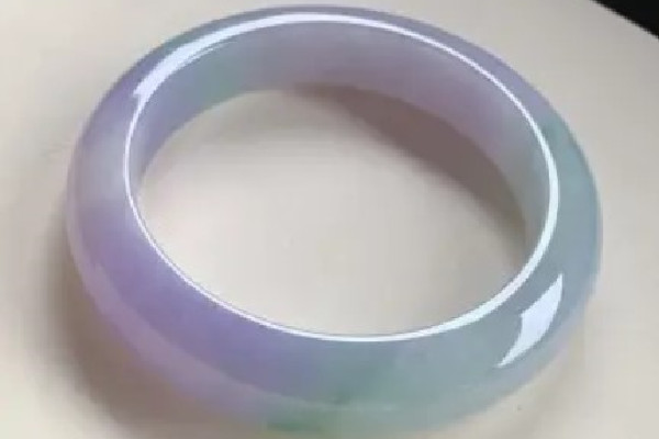 手鐲可以一直帶著不取嗎 手鐲戴多久會(huì)變潤(rùn) 手鐲可以一直帶著不取嗎 手鐲戴多久會(huì)變潤(rùn)