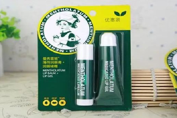 曼秀雷敦唇膏和凡士林唇膏哪個好 曼秀雷敦唇膏適合冬天嗎