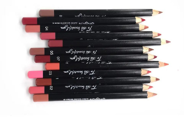 唇線筆的用法 唇線筆畫(huà)不上怎么辦 唇線筆的用法 唇線筆畫(huà)不上怎么辦