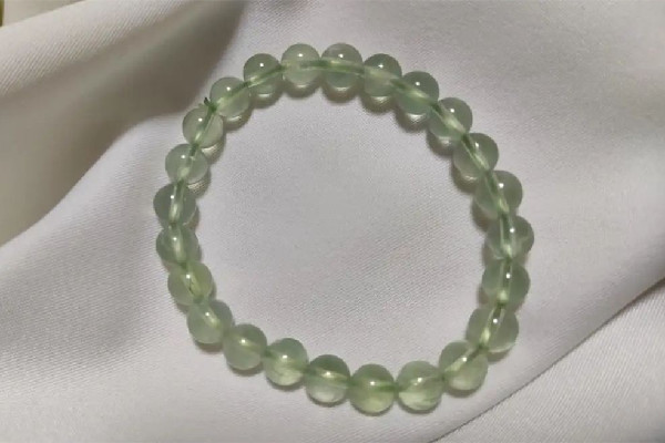 葡萄石適合什么屬相佩戴 葡萄石是幾月生辰石 葡萄石適合什么屬相佩戴 葡萄石是幾月生辰石