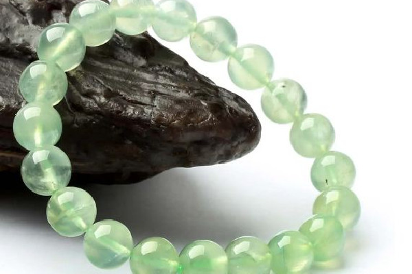 葡萄石是什么檔次的寶石 葡萄石有收藏價值嗎 葡萄石是什么檔次的寶石 葡萄石有收藏價值嗎