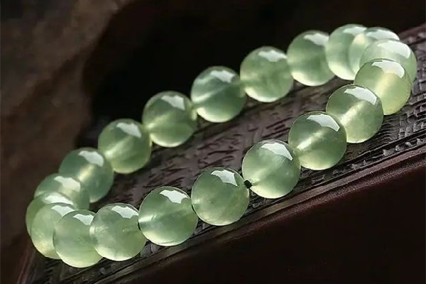 葡萄石買回來可以直接戴嗎 葡萄石買回來怎么保養(yǎng) 葡萄石買回來可以直接戴嗎 葡萄石買回來怎么保養(yǎng)