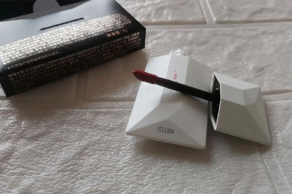 完美日記名片唇釉推薦色號 完美日記名片唇釉試色 完美日記名片唇釉推薦色號 完美日記名片唇釉試色