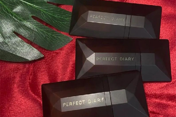 完美日記名片唇釉推薦色號 完美日記名片唇釉試色 完美日記名片唇釉推薦色號 完美日記名片唇釉試色