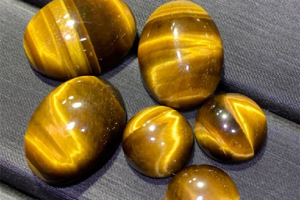 虎眼石要一直帶著嗎 虎眼石多久保養(yǎng)一次好 虎眼石要一直帶著嗎 虎眼石多久保養(yǎng)一次好