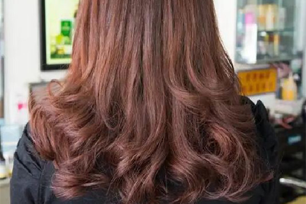 燙頭發(fā)會不會影響發(fā)質 燙頭發(fā)后頭發(fā)干枯毛躁怎么辦 燙頭發(fā)會不會影響發(fā)質 燙頭發(fā)后頭發(fā)干枯毛躁怎么辦