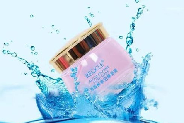 睡眠面膜前要用水和乳和面霜嗎 睡眠面膜在護(hù)膚的第幾步用 睡眠面膜前要用水和乳和面霜嗎 睡眠面膜在護(hù)膚的第幾步用