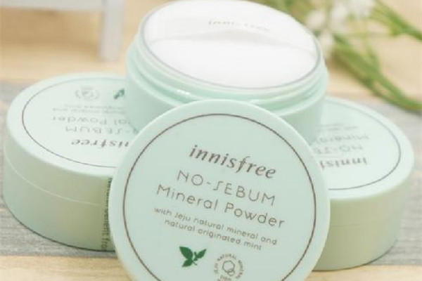 悅詩(shī)風(fēng)吟散粉用完后內(nèi)蓋怎么打開(kāi) 悅詩(shī)風(fēng)吟散粉用完要洗臉嗎 悅詩(shī)風(fēng)吟散粉用完后內(nèi)蓋怎么打開(kāi) 悅詩(shī)風(fēng)吟散粉用完要洗臉嗎