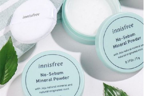 悅詩風(fēng)吟散粉里面有滑石粉嗎 悅詩風(fēng)吟散粉對(duì)皮膚有刺激嗎