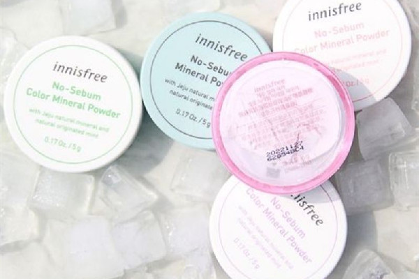 悅詩風(fēng)吟散粉會堵塞毛孔嗎 悅詩風(fēng)吟散粉用多了會怎樣 悅詩風(fēng)吟散粉會堵塞毛孔嗎 悅詩風(fēng)吟散粉用多了會怎樣