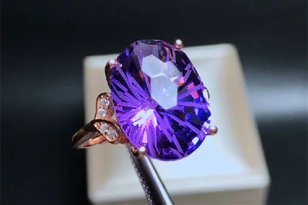 紫水晶有棉絮是真的嗎 紫水晶有棉絮還值錢(qián)嗎 紫水晶有棉絮是真的嗎 紫水晶有棉絮還值錢(qián)嗎