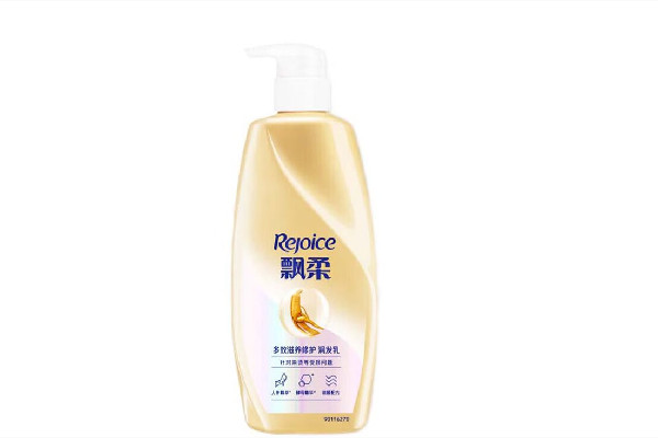 潤發(fā)乳會讓頭發(fā)變油嗎 潤發(fā)乳可以抹在頭皮上嗎 潤發(fā)乳會讓頭發(fā)變油嗎 潤發(fā)乳可以抹在頭皮上嗎