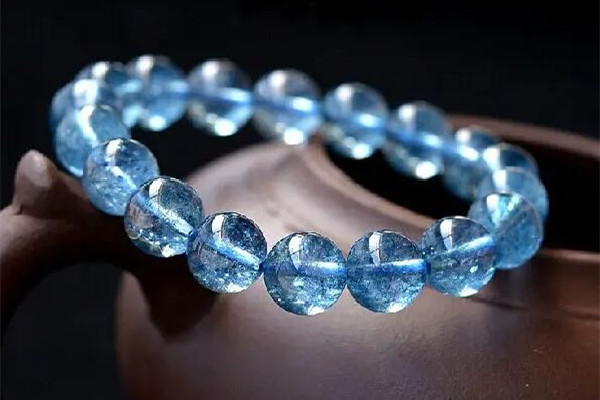 藍(lán)水晶的功效和作用 藍(lán)水晶可以轉(zhuǎn)運(yùn)嗎 藍(lán)水晶的功效和作用 藍(lán)水晶可以轉(zhuǎn)運(yùn)嗎