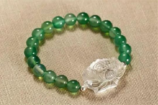 綠水晶是天然的嗎 綠水晶是怎么形成的 綠水晶是天然的嗎 綠水晶是怎么形成的