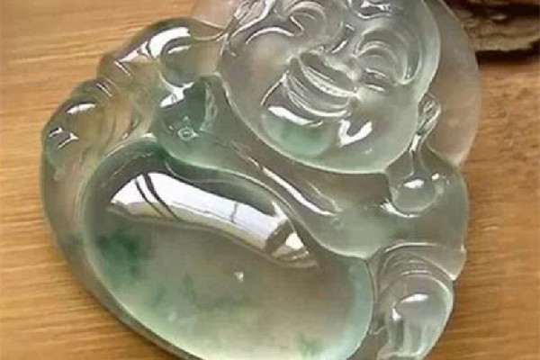 玉佛吊墜怎么看真假 玉佛吊墜買(mǎi)金鑲嵌好還是不鑲嵌好 玉佛吊墜怎么看真假 玉佛吊墜買(mǎi)金鑲嵌好還是不鑲嵌好