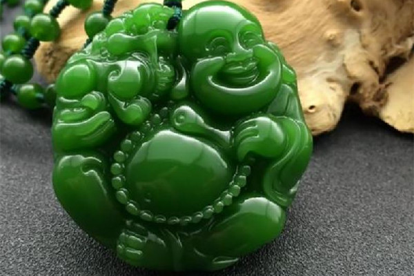 玉佛吊墜有什么忌諱 玉佛吊墜有牙齒好不好 玉佛吊墜有什么忌諱 玉佛吊墜有牙齒好不好