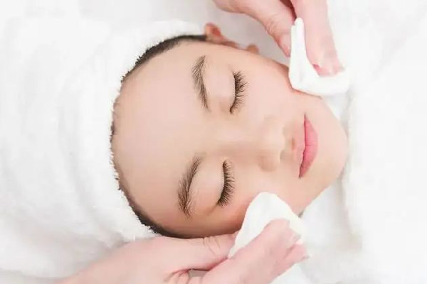 后湖skin79皮膚管理中心面部補(bǔ)水后感覺(jué)怎么樣 面部補(bǔ)水有什么好方法嗎 后湖skin79皮膚管理中心面部補(bǔ)水后感覺(jué)怎么樣 面部補(bǔ)水有什么好方法嗎