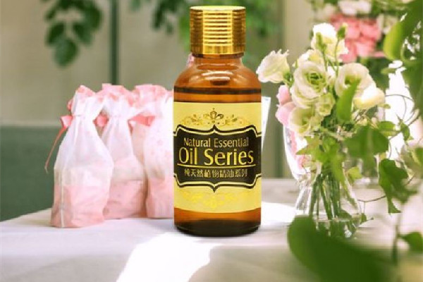 玫瑰精油濃度太高了會怎樣 玫瑰精油用什么稀釋好 玫瑰精油濃度太高了會怎樣 玫瑰精油用什么稀釋好