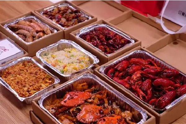 女子凌晨外賣被偷坐地崩潰大哭 外賣被偷了怎么處理 女子凌晨外賣被偷坐地崩潰大哭 外賣被偷了怎么處理