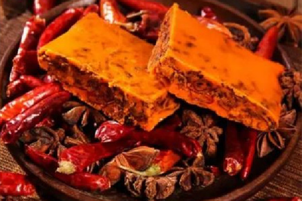 牛油火鍋底料哪個牌子最正宗好吃 牛油火鍋底料哪個牌子好 牛油火鍋底料哪個牌子最正宗好吃 牛油火鍋底料哪個牌子好