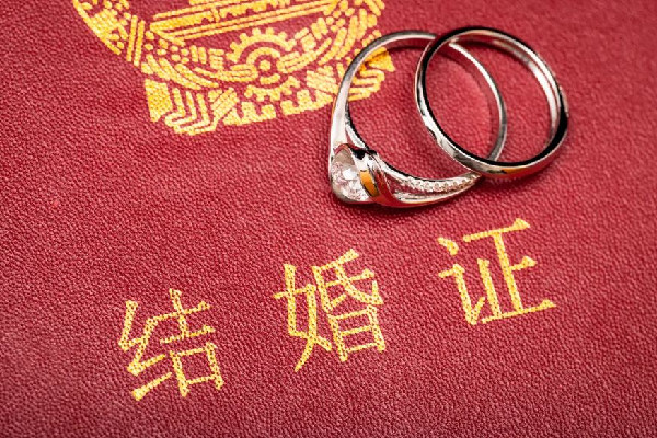 班主任出嫁全班男生爬墻堵門 出嫁有什么講究