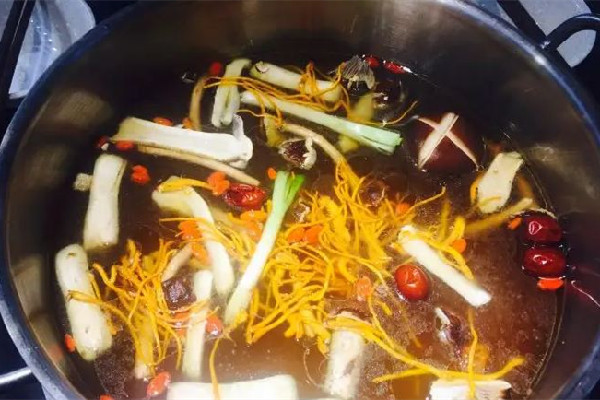 菌湯火鍋煮什么菜好吃 菌湯火鍋適合的蘸料