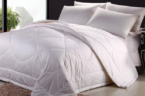 羊絨被蓋就了不蓬松怎么辦 羊絨被怎么保養(yǎng) 羊絨被蓋就了不蓬松怎么辦 羊絨被怎么保養(yǎng)