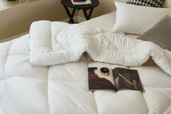 羊絨被可以干洗不 羊絨被的清洗方法 羊絨被可以干洗不 羊絨被的清洗方法