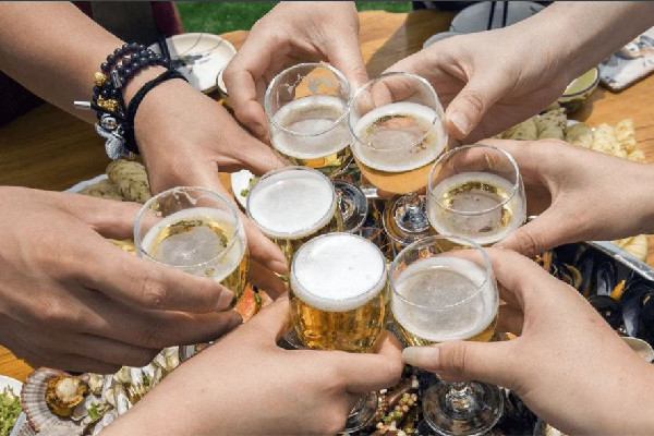 男子酒后遛狗被卡電梯致狗死亡 喝酒后吃什么解酒 男子酒后遛狗被卡電梯致狗死亡 喝酒后吃什么解酒