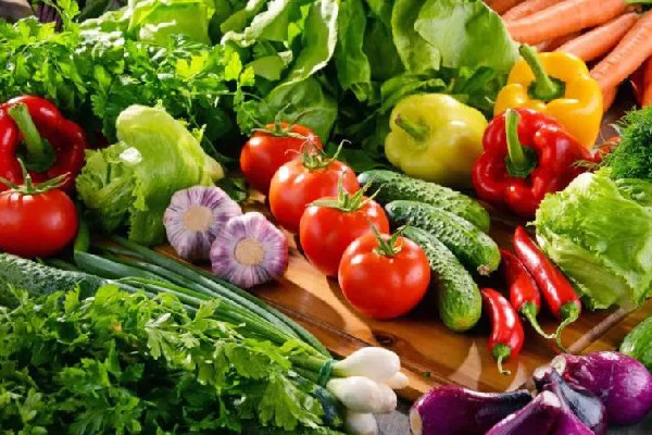 河南農(nóng)民稱菜爛地里降價(jià)70%賣不掉 蔬菜對人體有哪些好處