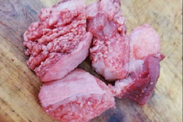 學(xué)生質(zhì)疑店家賣淋巴肉被威脅 淋巴肉吃了會(huì)怎樣 學(xué)生質(zhì)疑店家賣淋巴肉被威脅 淋巴肉吃了會(huì)怎樣